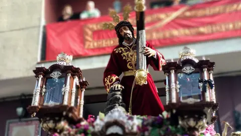 Jes&uacute;s Ca&iacute;do y la virgen de la Amargura