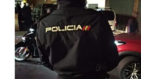 polic&iacute;a nacional cuadrada