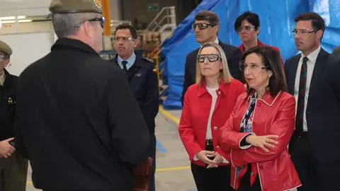 Robles, en la f&aacute;brica de Santa B&aacute;rbara en Alcal&aacute; de Guada&iacute;ra (Defensa)