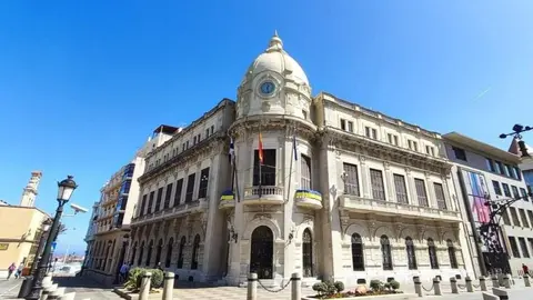 NO USAR BANDERA DE UCRANIA Ayuntamiento