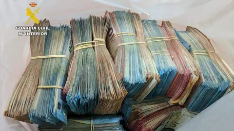 dinero-encontrado-grnada-k2yH-U2002715864715HF-758x531@Ideal