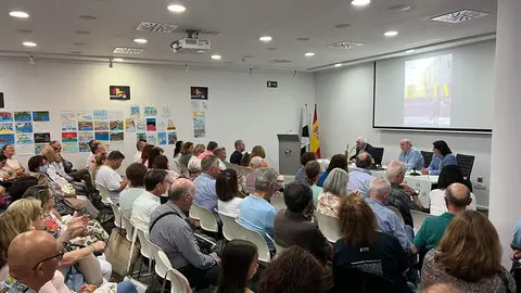 El Sal&oacute;n de Actos de la Biblioteca P&uacute;blica del Estado, lleno/ Dani Hern&aacute;ndez