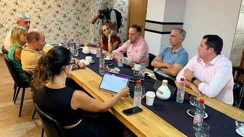 Los candidatos a Congreso y Senado del PP se re&uacute;nen con representantes de entidades medioambientales / Daniel Hern&aacute;ndez