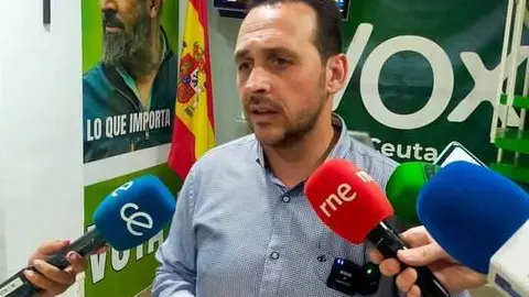  El l&iacute;der de Vox Ceuta, Juan Sergio Redondo, en comparecencia ante los medios 