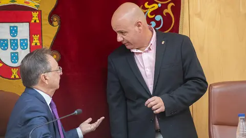  Juan Vivas y Juan Guti&eacute;rrez en un Pleno de la pasada legislatura./archivo 