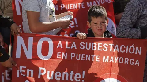Puente Mayorga contra la subestaci&oacute;n el&eacute;ctrica