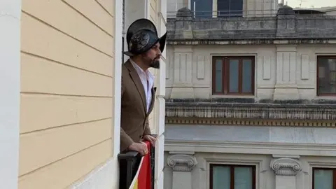 Abascal pos&oacute; al estilo Hern&aacute;n Cort&eacute;s