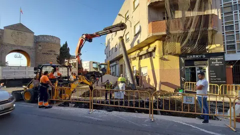 Trabajos de reparaci&oacute;n de la rotura de la tuber&iacute;a de abastecimiento de agua en Had&uacute; (Cedida)