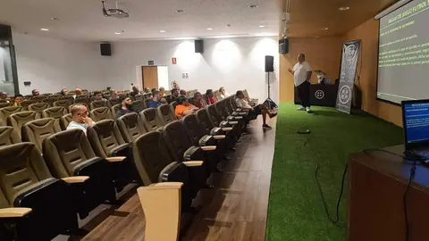Un momento de la jornada de formaci&oacute;n organizada por el Comit&eacute; de Entrenadores (RFFCE)