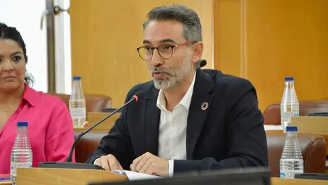  Sebasti&aacute;n Guerrero, durante el transcurso de una sesi&oacute;n plenaria / Alejandro Castillo 