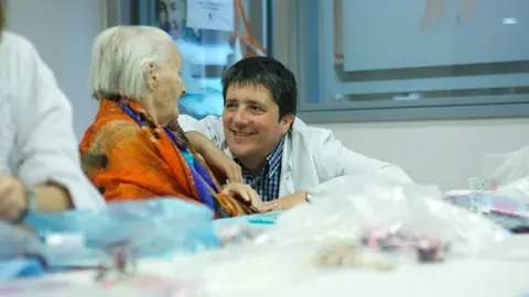 1 Foto Resultados informe programa atenci&oacute;n integral a personas con enfermedades avanzadas_Fundaci&oacute;n la Caixa