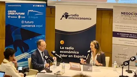 Juan Vivas, junto a Marilo Sanchez en el programa  "Negocios de Carne y Hueso" de Radio Intereconom&iacute;a