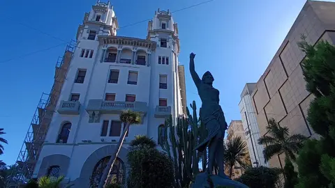 Calipso y edificio Trujillo