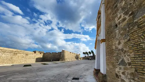 Murallas Reales (Cielo con muchas nubes)