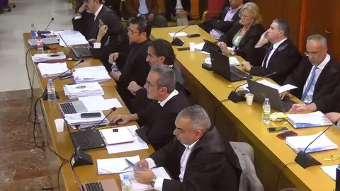  Parte de los letrados durante la sesi&oacute;n de tarde 