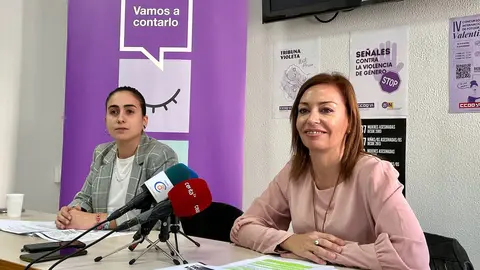 Alicia Vivo junto a Yolanda D&iacute;az en la rueda de prensa