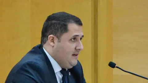 Alejandro Ram&iacute;rez durante el Pleno de Control. /Alejandro Castillo 
