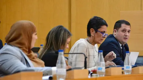  Pilar Orozco, la segunda por la izquierda, durante la sesi&oacute;n de control. / Alejandro Castillo 