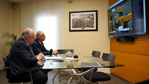 El presidente y el director jur&iacute;dico de la Organizaci&oacute;n M&eacute;dica Colegial de Espa&ntilde;a (Cedida)