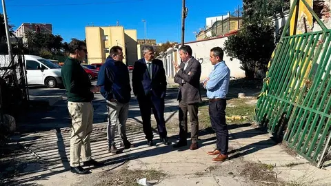 Visita de autoridades a la parcela portuaria que albergar&aacute; la subestaci&oacute;n el&eacute;ctrica Virgen de &Aacute;frica (C.A./ARCHIVO)