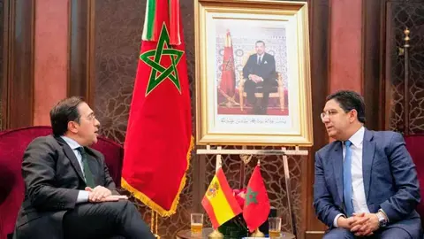 El ministro de Exteriores, Jos&eacute; Manuel Albares, junto a su hom&oacute;logo marroqu&iacute;, Nasser Burita