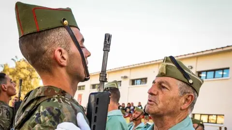 Jes&uacute;s Araoz, en su &uacute;ltimo S&aacute;bado Legionario tras 41 a&ntilde;os de servicio