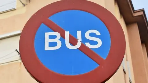  Parada de autobus / Archivo 