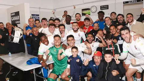 Celebraci&oacute;n de la AD Ceuta tras la victoria ante el Castilla (AD Ceuta)