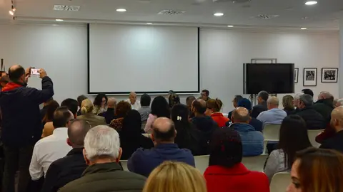 Presentaci&oacute;n de la hermandad &laquo;El &Aacute;ngulo&raquo;