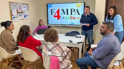 Reuni&oacute;n mantenida por responsables de Cuatro Culturas con los dirigentes socialistas (CEDIDA)
