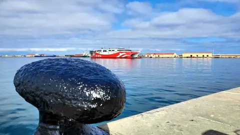 Levante Jet FRS, puerto