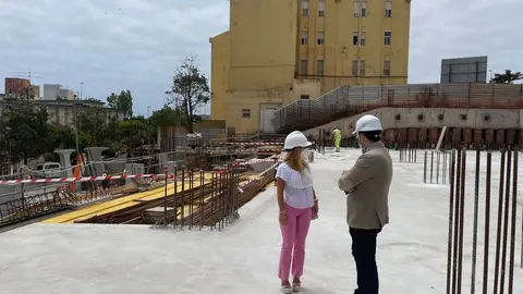  Ram&iacute;rez y su directora general, Tamara Guerrero visitando las obras en mayo de 2021./archivo 