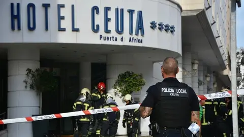  El hotel incendiado el pasado 2 de septiembre recuperar&aacute; cierta normalidad este fin de semana./archivo 