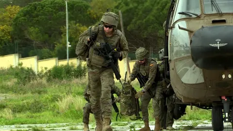 Entrenamiento conjunto de helitransporte