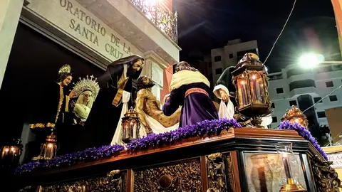 El Descendimiento saliendo del Oratorio de la Santa Cruz