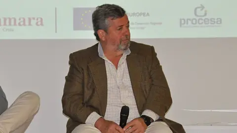  Pedro D&iacute;ez de Tella durante su intervenci&oacute;n en CETEC. 