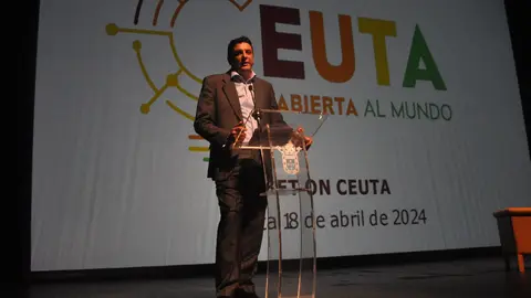  El secretario general de la C&aacute;mara, Joaqu&iacute;n Mollinedo, durante su intervenci&oacute;n en Bet On Ceuta _ Pablo Mat&eacute;s 