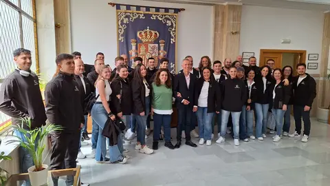 La delegada del Gobierno ha recibido a los estudiantes de Ceuta que participaron en el Spain Skills