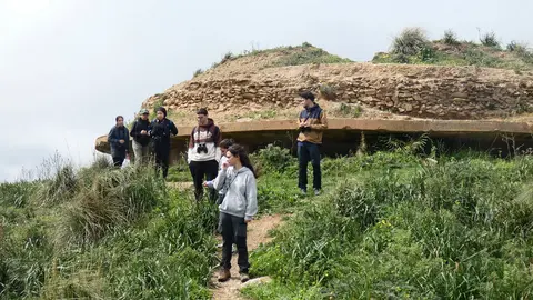 Alumnos del m&aacute;ster durante una de sus pr&aacute;cticas sobre el terreno (IEC)