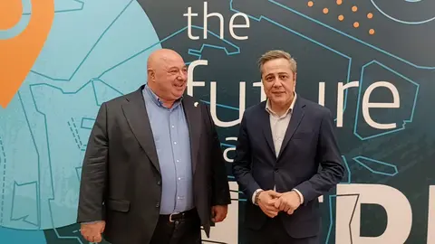 El consejero Cecchi junto a Jos&eacute; Bay&oacute;n, director general de EOI (S.I.)