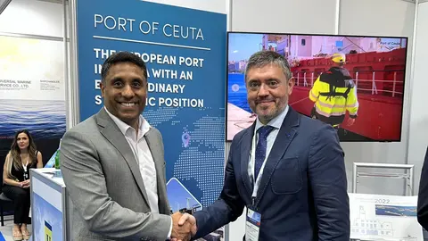 Juan Manuel Doncel y Samir Fern&aacute;ndez, Director de B&uacute;nker de CEPSA Marine Fuel Solutions
