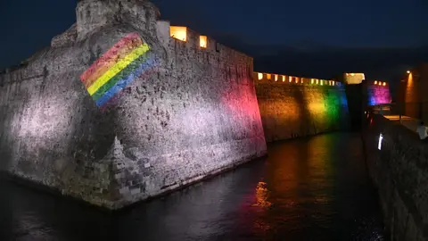 orgullo gay bandera arco&iacute;ris