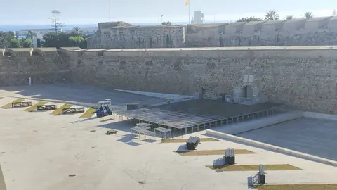 Escenario en las Murallas Reales