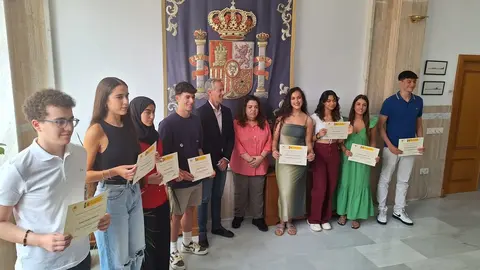 Delegaci&oacute;n del Gobierno reconoce los m&eacute;ritos a los estudiantes m&aacute;s destacados en la EvAU