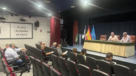 Un momento de la reuni&oacute;n celebrada hoy (CEDIDA)