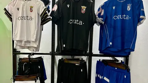 Reapertura tienda oficial AD Ceuta / M.Zapico