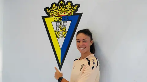 &Aacute;ngela Ortiz ficha por el C&aacute;diz Femenino / Cedida