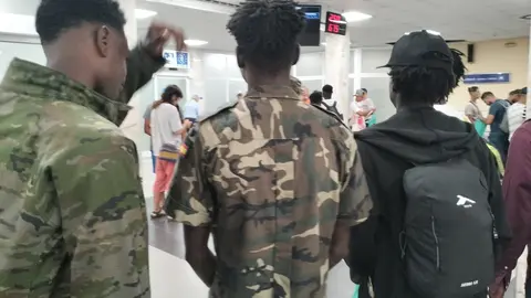 Salida de migrantes del CETI