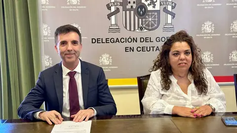 Jes&uacute;s Bautista Fern&aacute;ndez, director del CETI junto a la delegada del Gobierno, Cristina P&eacute;rez / Cedida