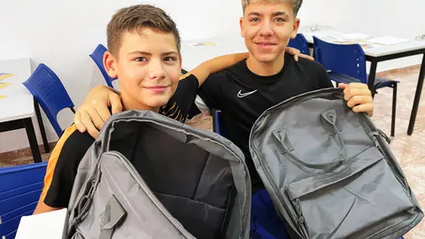 Adem&aacute;s del material, CaixaProinfancia ofrece tambi&eacute;n apoyo socioeducativo CR&Eacute;D FLC V&iacute;ctor Molino